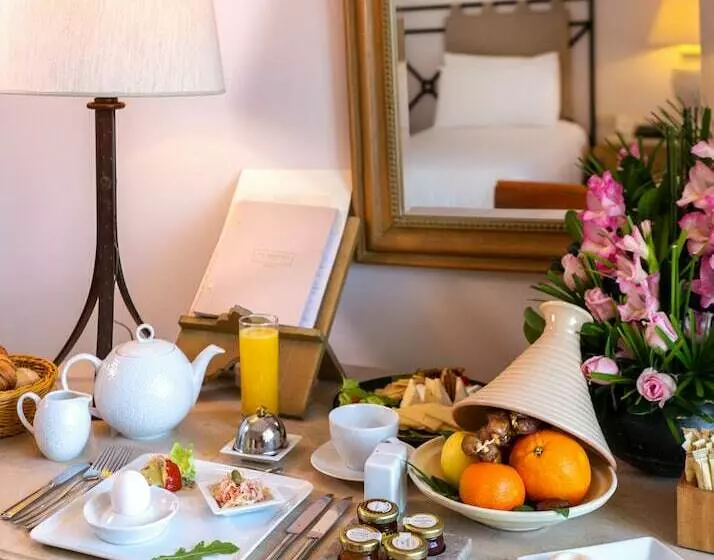 اتاق لوکس با چشمانداز دریا, The Residence Tunis