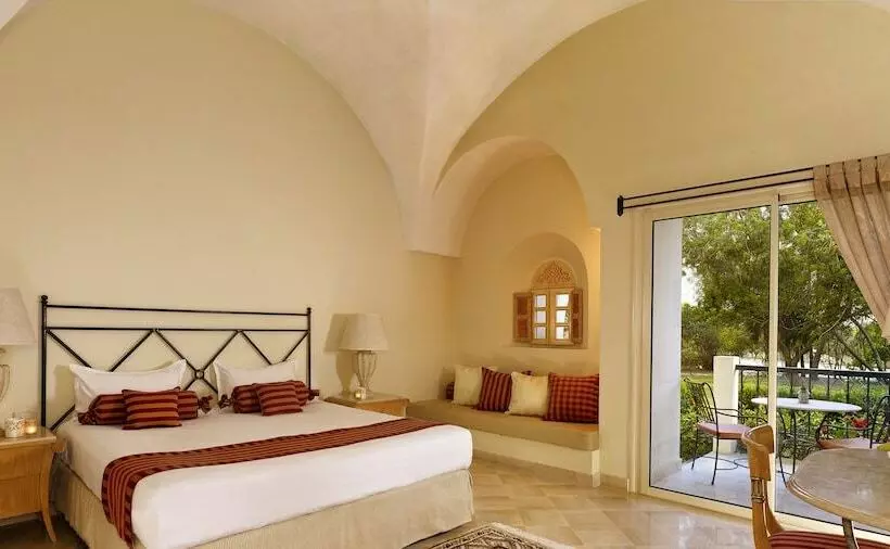 اتاق لوکس با چشمانداز دریا, The Residence Tunis