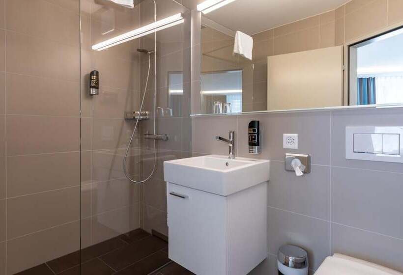 اتاق استاندارد سه نفره, Trip Inn Zurich