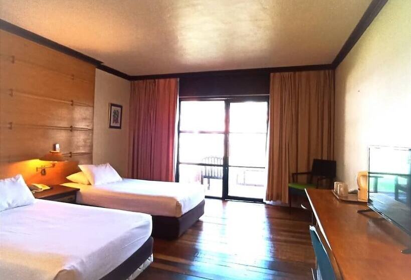 غرفة ديلوكس مطلّة علي الحديقة, Sutra Beach Resort