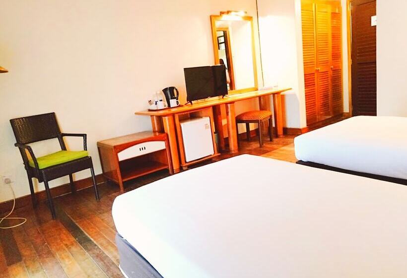 غرفة ديلوكس مطلّة علي الحديقة, Sutra Beach Resort