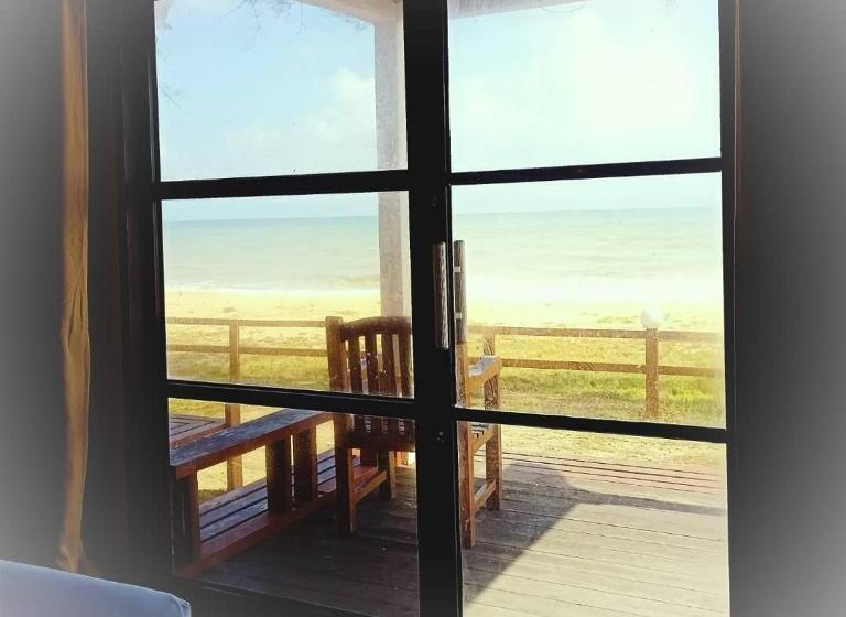 غرفة ديلوكس مطلّة علي البحر, Sutra Beach Resort