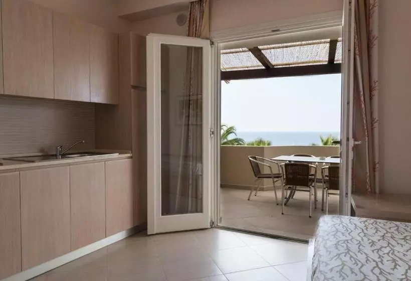 Huoneisto 1 Makuuhuone Merinäkymä, Villaggio Cala Di Volpe
