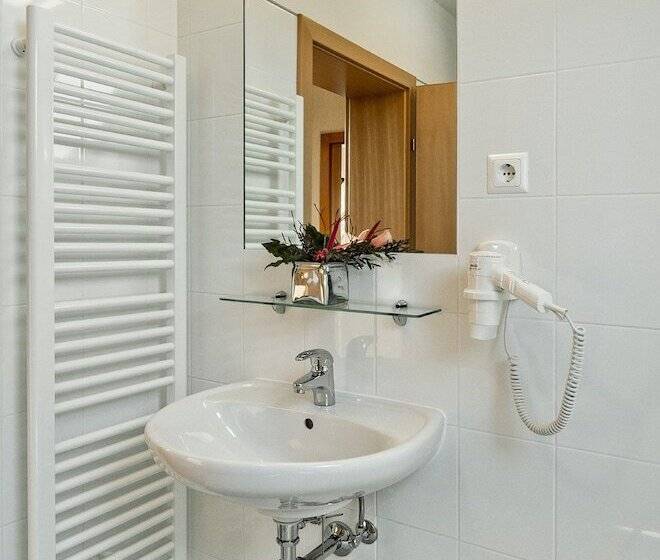 اتاق استاندارد یک نفره, Club Hotel Cortina