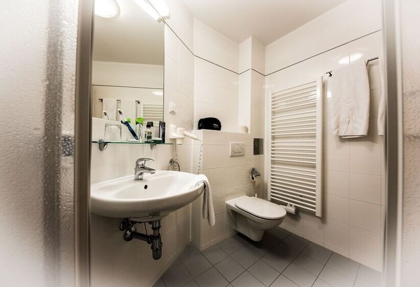 اتاق استاندارد یک نفره, Club Hotel Cortina