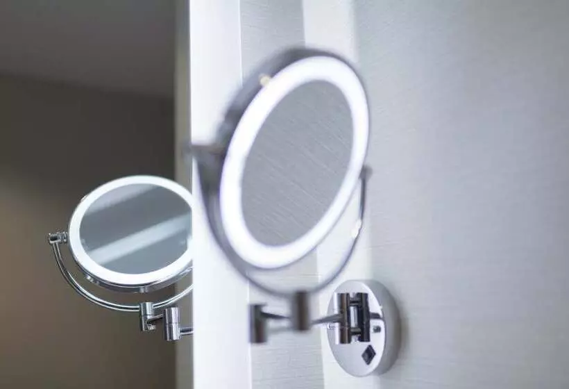 سوییت, The Hollis Halifax A Doubletree Suites By Hilton