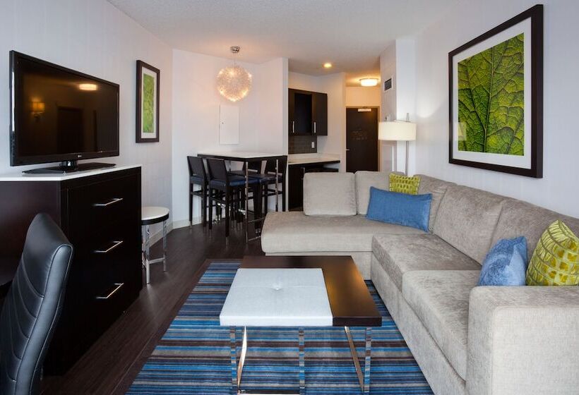 可观景的套房, The Hollis Halifax A Doubletree Suites By Hilton