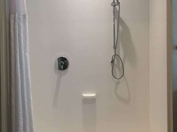 适合残疾人士使用的套间, The Hollis Halifax A Doubletree Suites By Hilton