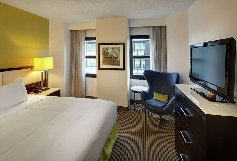 身障者適用スイートルーム, The Hollis Halifax A Doubletree Suites By Hilton