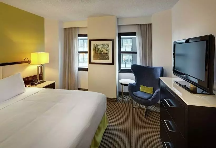 سوئیت برای معلولان, The Hollis Halifax A Doubletree Suites By Hilton