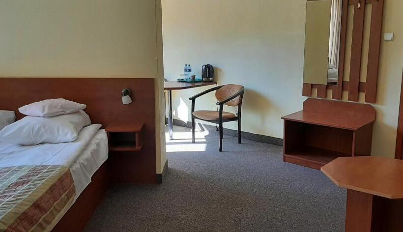 스탠다드 트리플 룸, Kopernik