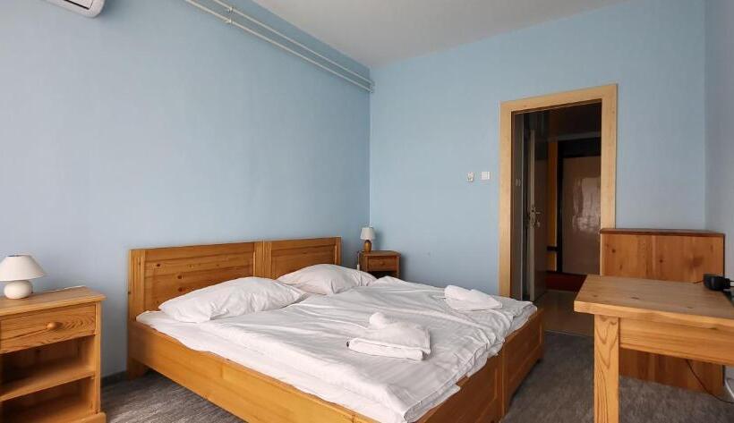 חדר סטנדרט, Korona