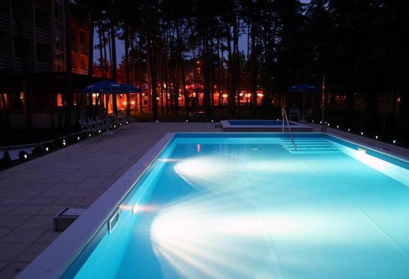 חדר סטנדרט לארבעה, Korona