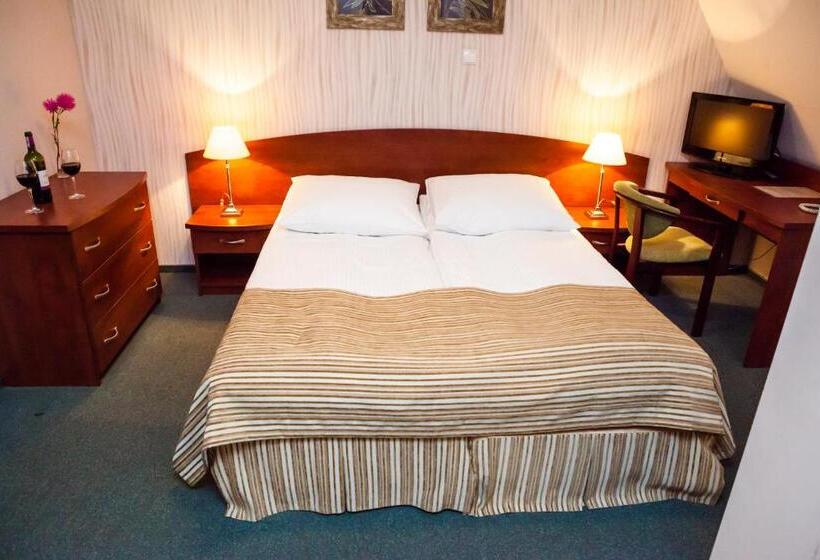 Номер Стандарт, Logos