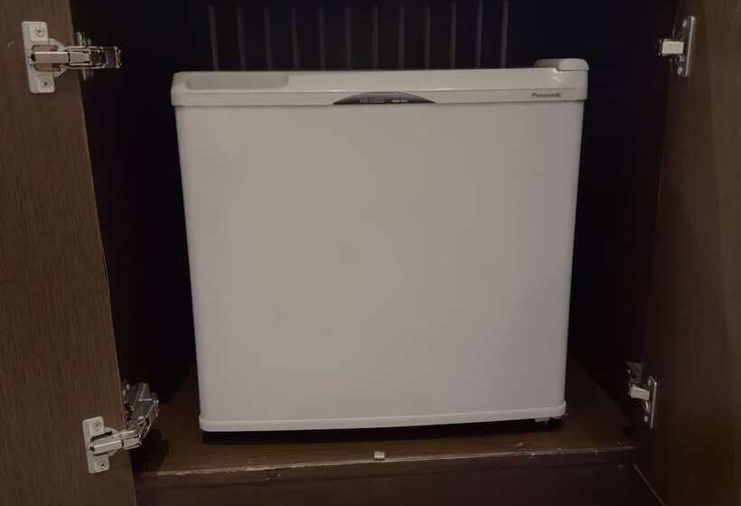 اتاق اجرایی, South Pacific