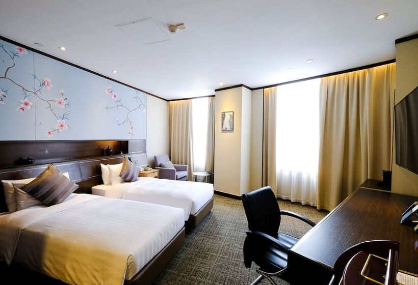 اتاق اجرایی, South Pacific