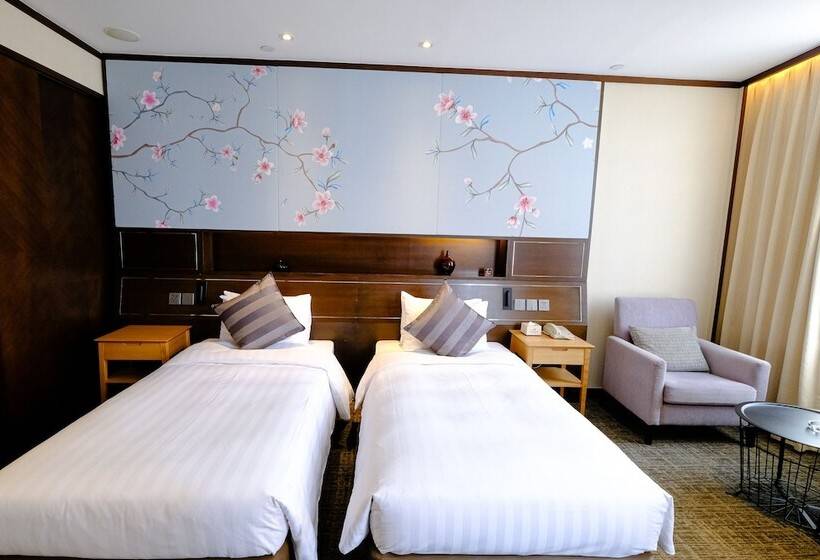 اتاق اجرایی, South Pacific