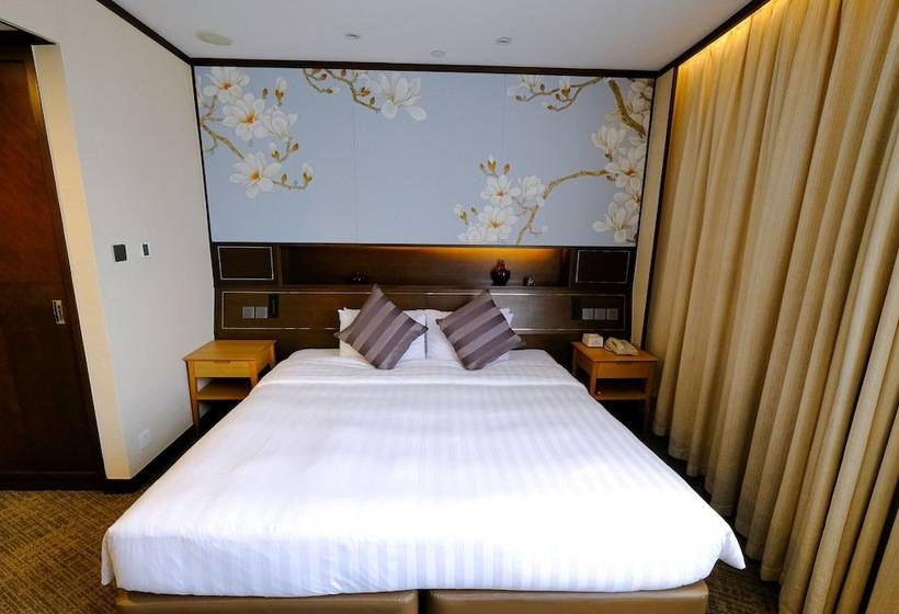 اتاق اجرایی, South Pacific