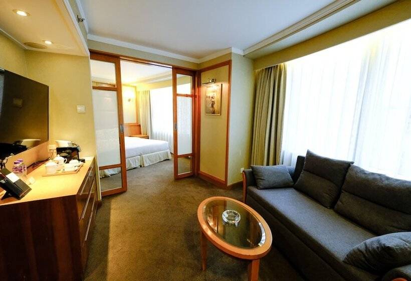 استودیو اجرایی, South Pacific