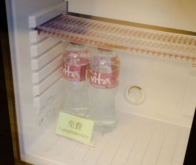 اتاق پرمیوم, South Pacific