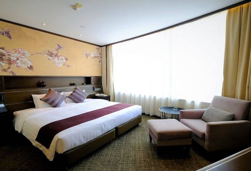 اتاق اجرایی, South Pacific