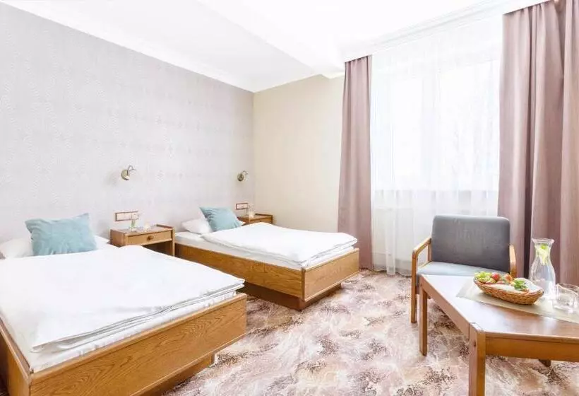 Standard-huone, Sylwia