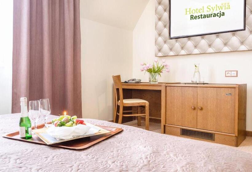 استودیوی لوکس, Sylwia