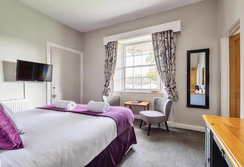 غرفة قياسية رباعية, The White House Guest House