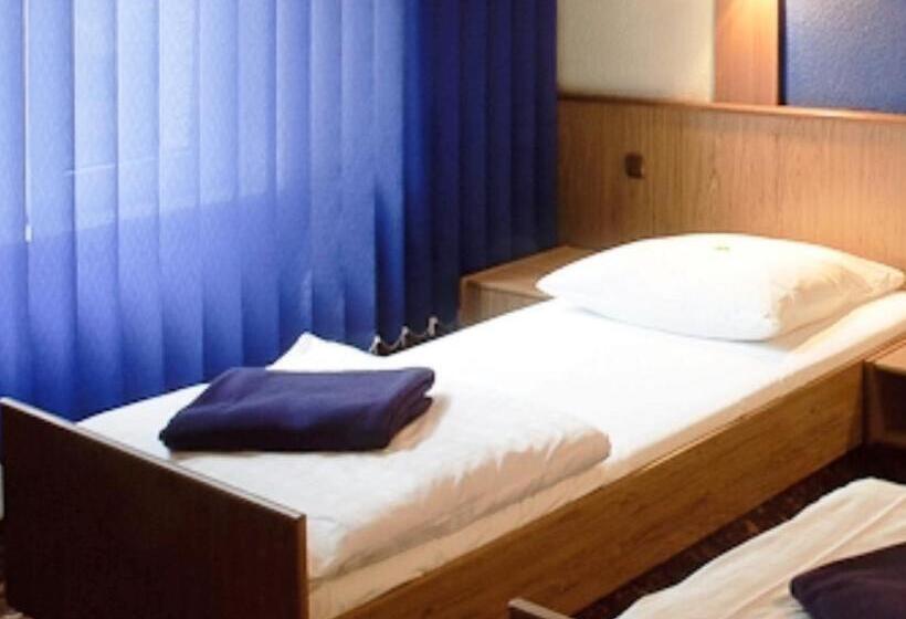 标准单人间, Victoria