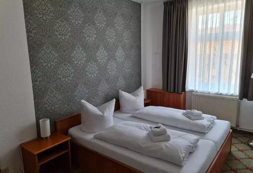 スタンダードトリプルルーム, Parkhotel Senftenberg