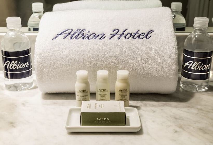 Номер Deluxe, Albion