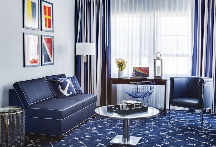 Полулюкс Вид на Бассейн, Albion