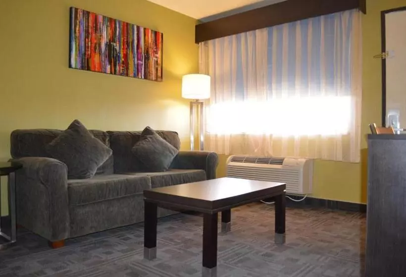 Deluxe Suite King Bed, Days Inn By Wyndham Carlsbad