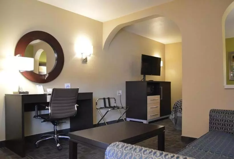 Deluxe Suite King Bed, Days Inn By Wyndham Carlsbad