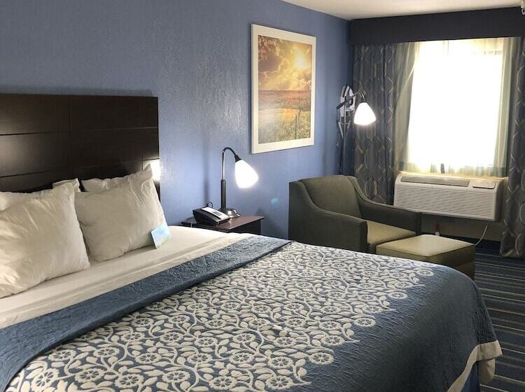 Люкс, Days Inn By Wyndham Holbrook