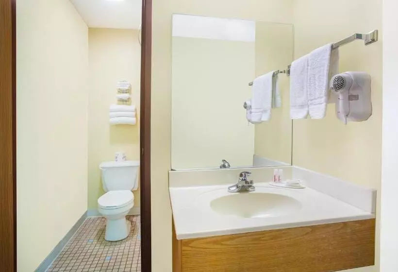 Standard-huone King-vuode, Days Inn By Wyndham Lexington Ne