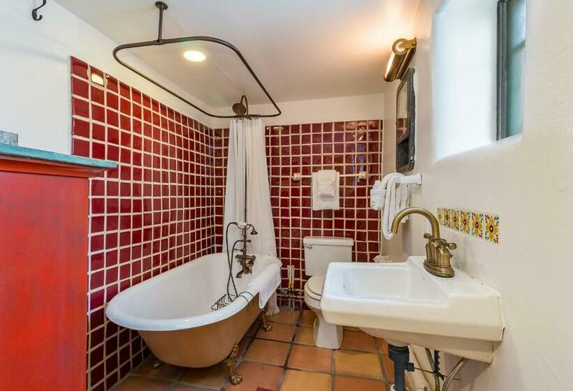 Номер Deluxe, Inn Of The Turquoise Bear