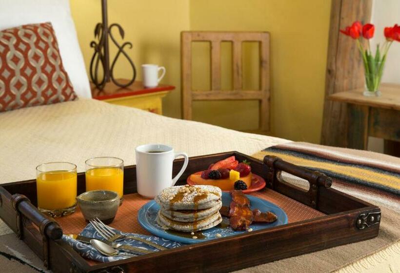 Номер Deluxe, Inn Of The Turquoise Bear