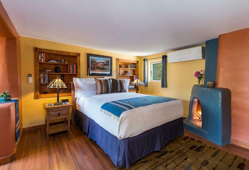 Полулюкс, Inn Of The Turquoise Bear