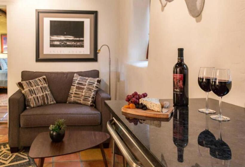 Люкс, Inn Of The Turquoise Bear