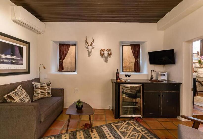 Люкс, Inn Of The Turquoise Bear