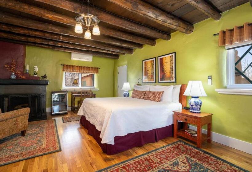 Номер Deluxe Кровать Кинг, Inn Of The Turquoise Bear