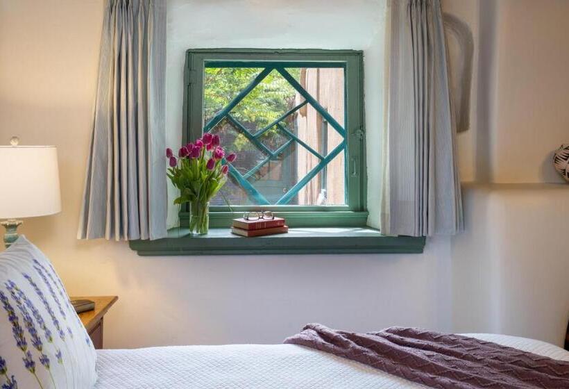 Классический Номер, Inn Of The Turquoise Bear