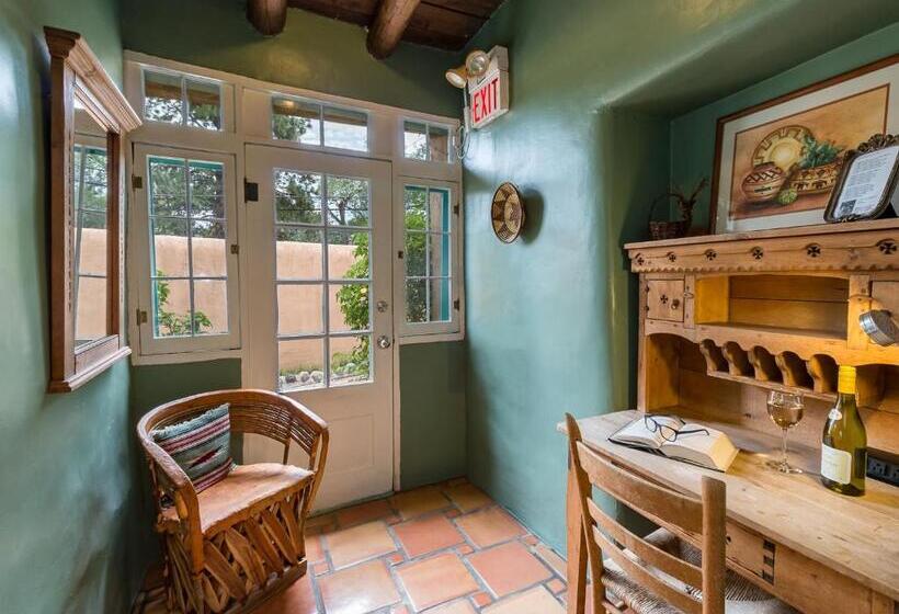 Номер Стандарт, Inn Of The Turquoise Bear