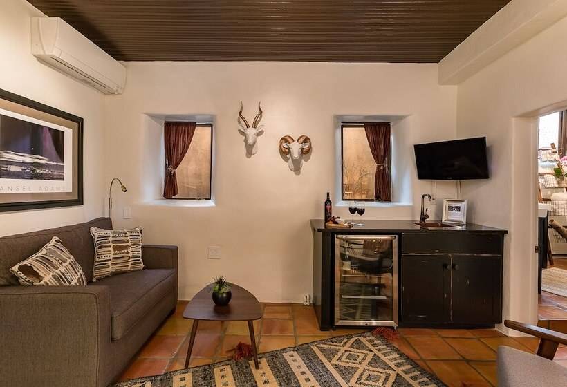 Люкс, Inn Of The Turquoise Bear