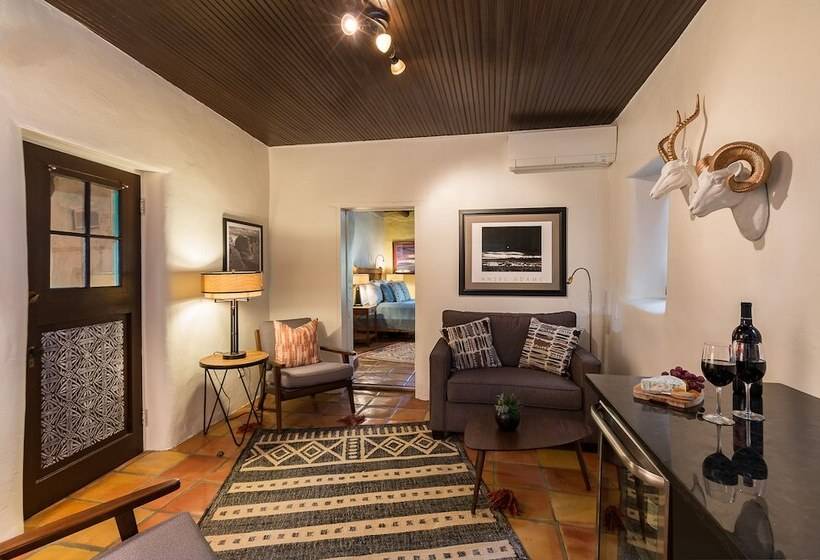 Люкс, Inn Of The Turquoise Bear