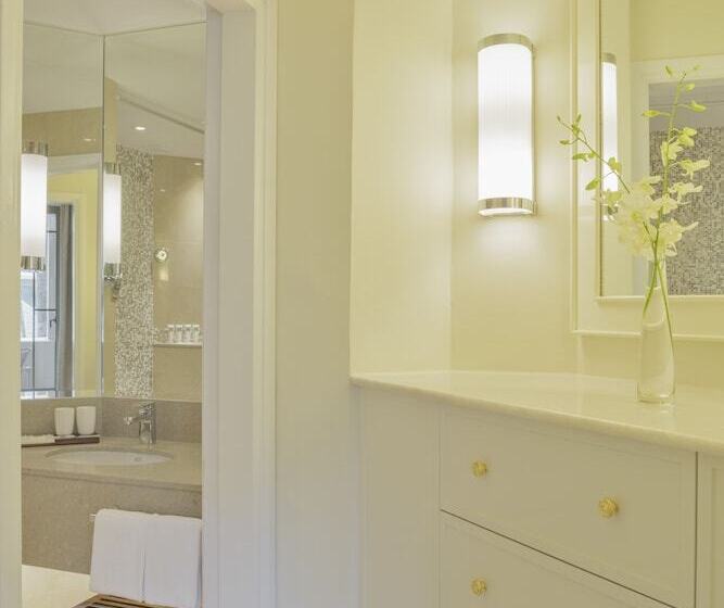 استودیوی استاندارد, Paradox Singapore Merchant Court At Clarke Quay