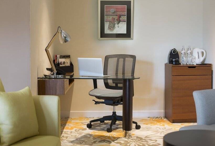 استودیوی استاندارد, Paradox Singapore Merchant Court At Clarke Quay