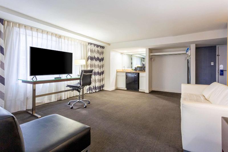 اتاق اجرایی, Paradox Singapore Merchant Court At Clarke Quay