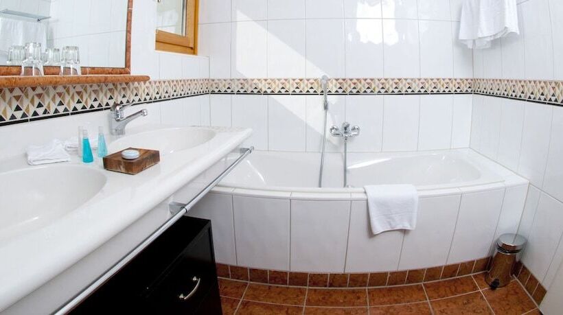 غرفة قياسية, Saratz Pontresina